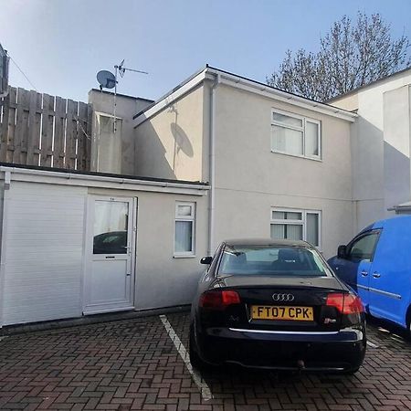 1 Bedroom Flat, Sleeps Up To 5Ppl, City Center Cardiff Esterno foto