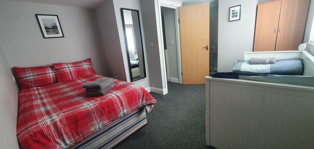 1 Bedroom Flat, Sleeps Up To 5Ppl, City Center Cardiff Esterno foto